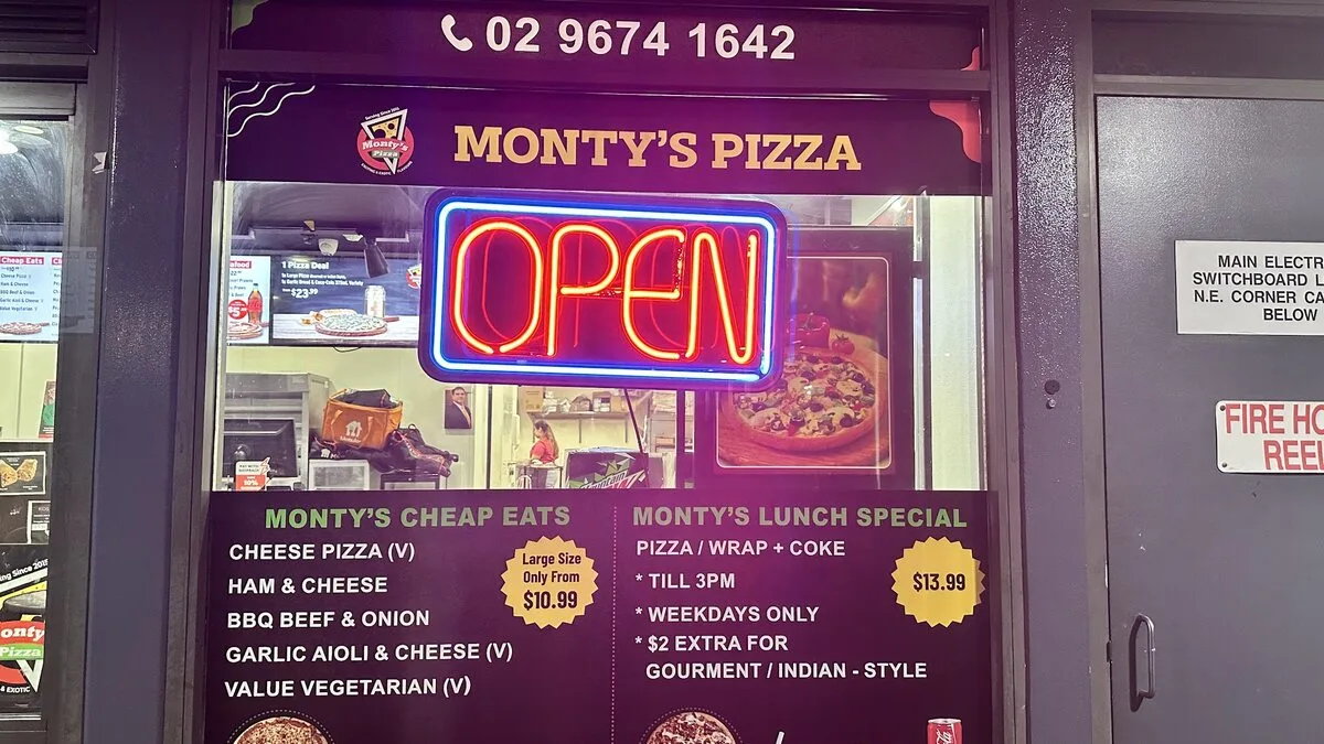 Shopfront of Monty's Pizza Kings Langley